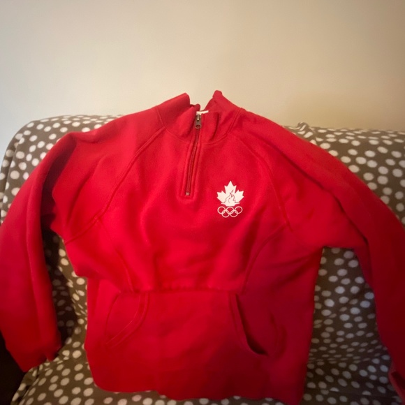 Red brand new pullover small - Picture 1 of 1
